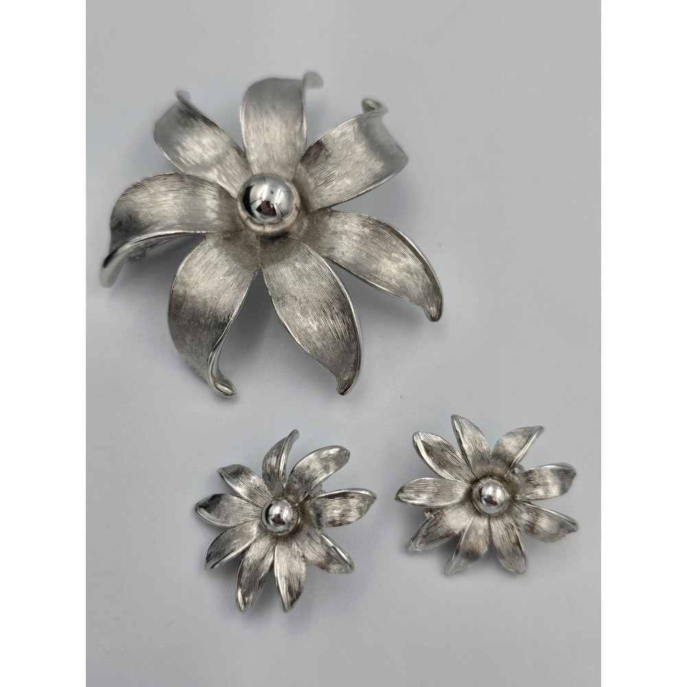 Vintage‎ Silver Tone Floral Brooch & Clip-On Earring Set Mid-Century Fashion